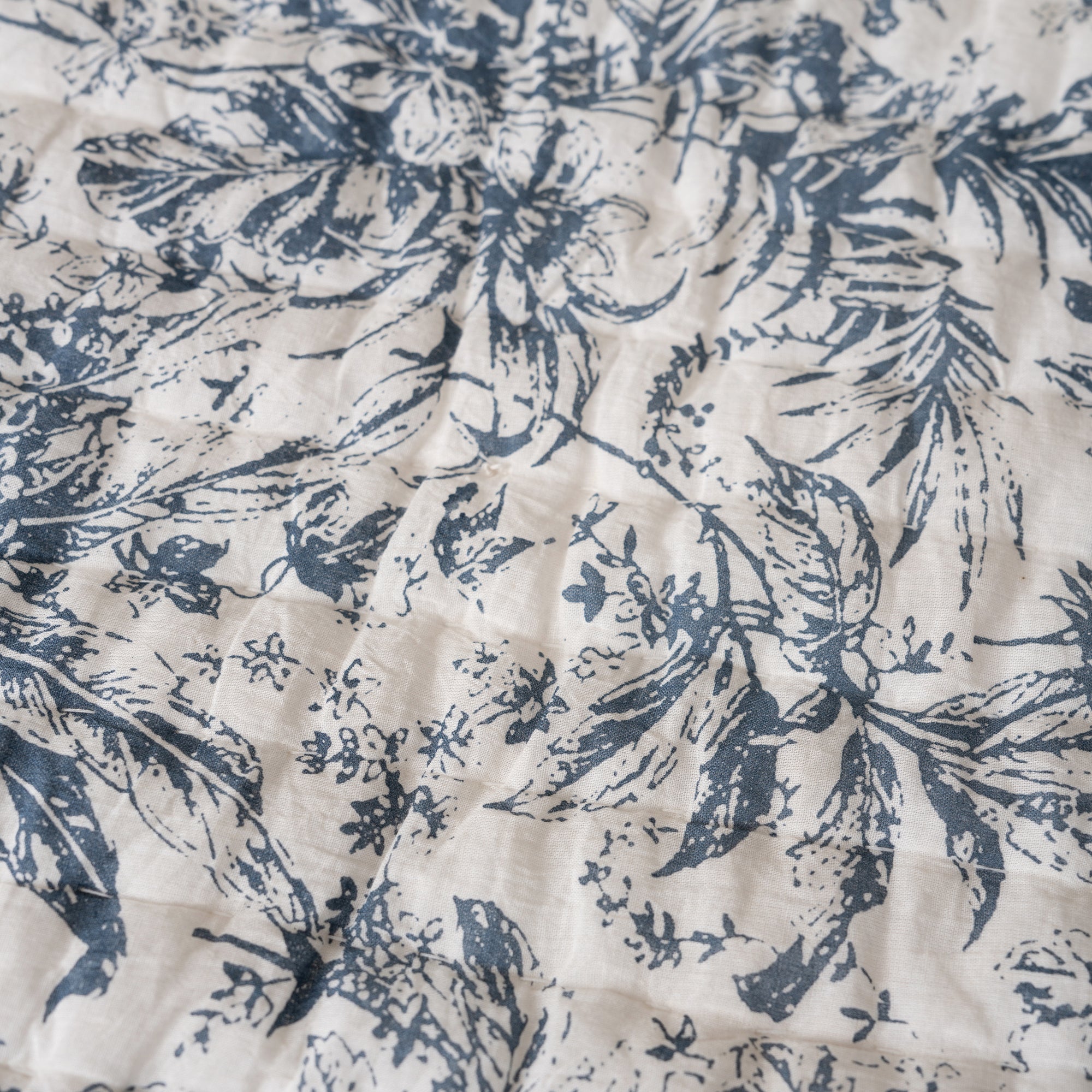 Tropical Silhouette Print Cotton Bedspread Set