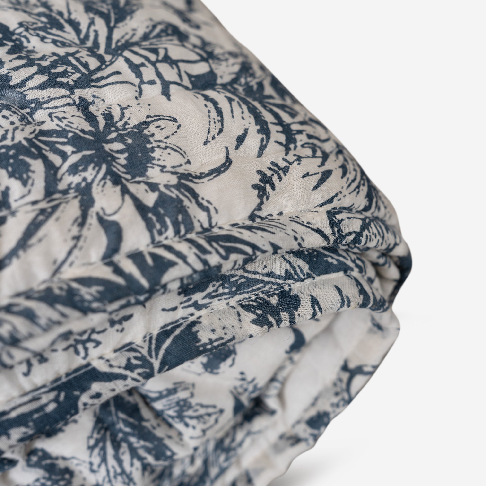 Tropical Silhouette Print Cotton Bedspread Set